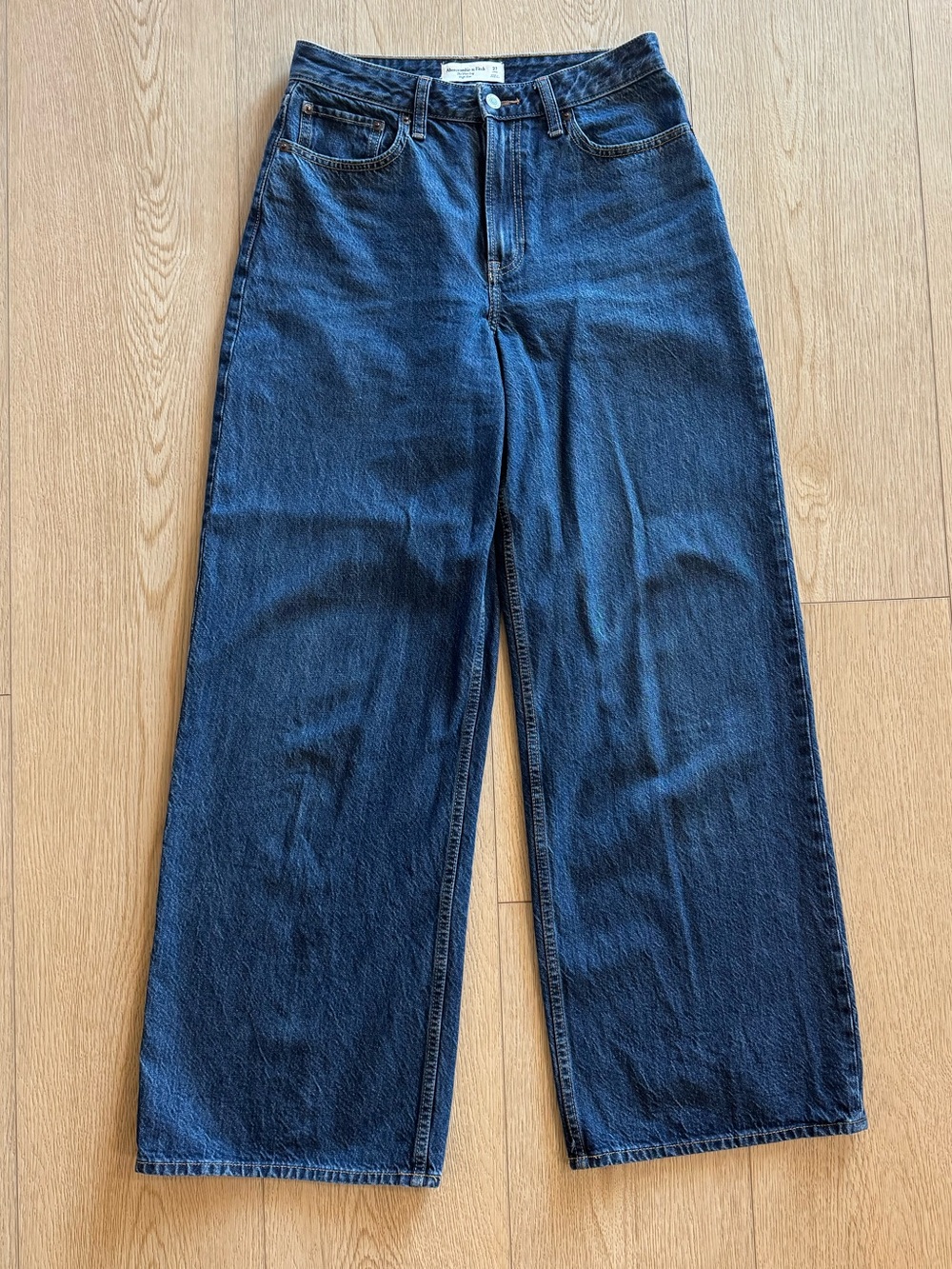 Abercrombie & Fitch 27L curve love